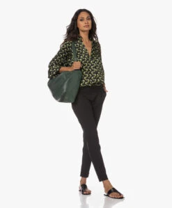 Lasalle Satijnen Blouse Met Geometrische Print - Groen/Zwart -Mode Kleding 230706 221304ec 2648 42ea 89a5 89e331ee3bf0