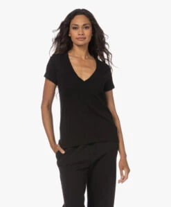 Iro Uzuma Rib Katoenen V-Hals T-Shirt - Zwart