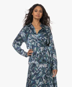 Pomandère Zijdemix Wikkelblouse Met Print - Ocean Blue -Mode Kleding 230706 79ecb82a b0c2 4423 8016 ede8426c17ee