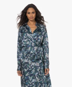 Pomandère Zijdemix Wikkelblouse Met Print - Ocean Blue -Mode Kleding 230706 d0febfe7 8d9c 41a9 a18a 354ead3f9fec