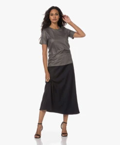 Majestic Filatures T-Shirt Met Glanscoating - Carbone -Mode Kleding 230718 c7d2820f bbb7 4761 bb1c 50dad252c5d3