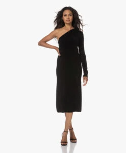 Filippa K One-Shoulder Chenille Gebreide Midi Jurk - Zwart -Mode Kleding 230720 c16d954b 2c4b 46c0 a061 7397ff2948c6