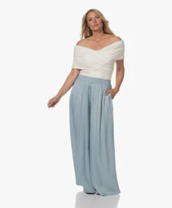 Viveh Giada Reversible Off-Shoulder T-Shirt - Coconut Milk -Mode Kleding 230725 090b0fba 203c 45e3 a37c 30bdca496f0c