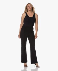 Spanx® Suit Yourself Mouwloze Scoop Neck Bodysuit - Zwart 25 Spanx® Suit Yourself Mouwloze Scoop Neck Bodysuit - Zwart -Mode Kleding 230725 337ed331 9996 4210 9a9b 29844e41941e