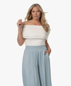 Viveh Giada Reversible Off-Shoulder T-Shirt - Coconut Milk -Mode Kleding 230725 4d18f596 bc56 4071 be3a b5f18b9fefa6