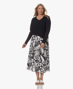 Kyra Juul Print Crêpe Midi Rok - Donker Navy -Mode Kleding 230725 a806f37f 6473 4825 b5ef 2aa9999ef488