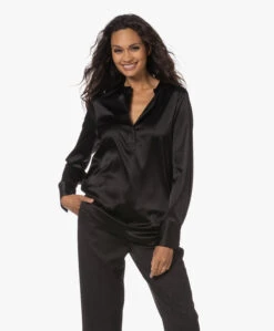 Filippa K Pull-On Zijden Splithals Blouse - Zwart -Mode Kleding 230727 801dbffe fdaf 4335 b532 9b66848a7ecc