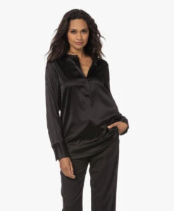 Filippa K Pull-On Zijden Splithals Blouse - Zwart