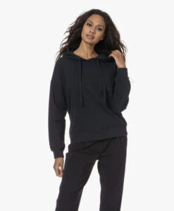 Neeve The Penelope Bio Katoenen Capuchontrui - Navy -Mode Kleding 230808 630ed97a e02e 48e8 8e16 aebe2f7c6273