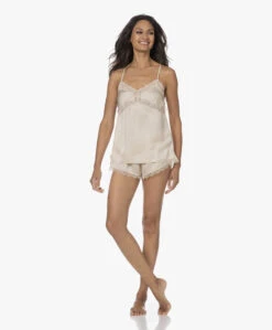 Love Stories Apollo Satijnen Shorts Met Kant - Off-White -Mode Kleding 230809 8f3c4fef 1678 45ee a3ba cd3fb1054742