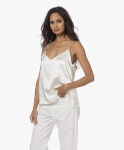 By Dariia Day Mulberry Zijden Camisole - Powder White -Mode Kleding 230809 b90463ad 6fdb 4b9d 9391 31d384ec4d4f