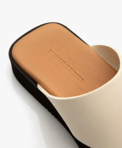 By Malene Birger Marisol Leren Slippers - Vanille Crème 24 By Malene Birger Marisol Leren Slippers - Vanille Crème -Mode Kleding 269c5832 2670 4301 8c40 8b76fd0de184 961