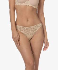 Hanro Moments Kanten String - Beige