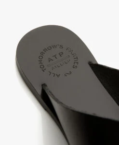 Atp Atelier Rosa Leren Slippers - Zwart 23 Atp Atelier Rosa Leren Slippers - Zwart -Mode Kleding 2bf8d9a0 eeb4 432e bc69 a61b5bce44d7 3022