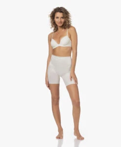 Spanx® Shaping Satin High-Rise Short - Linen -Mode Kleding 2cda4aef 9904 4699 a441 9d03092114d8 61