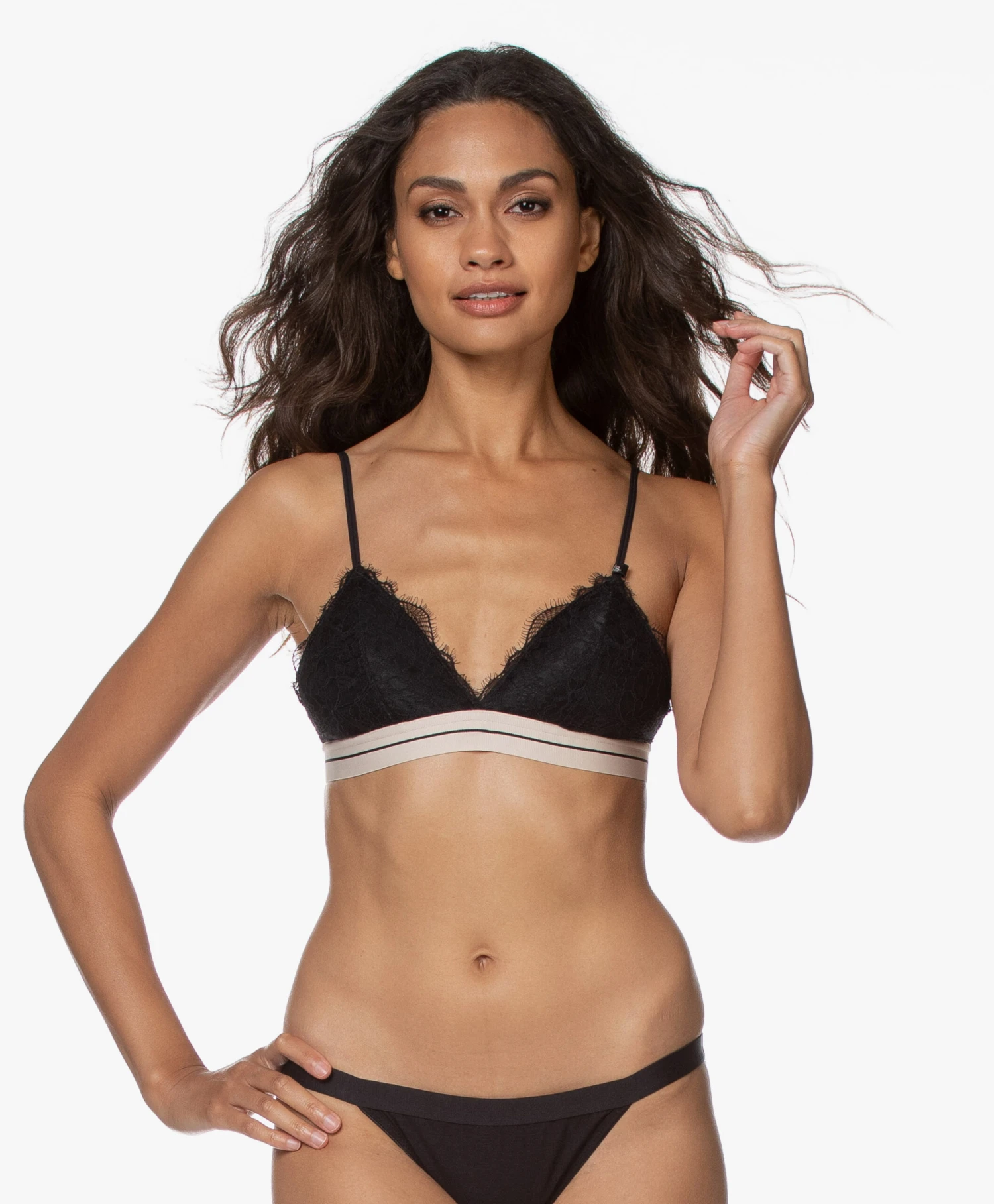 Love Stories Padded Darling Lace Bralette - Zwart 1 Love Stories Padded Darling Lace Bralette - Zwart