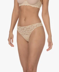 Hanro Moments Kanten String - Beige -Mode Kleding 30078b1d ed91 4d04 ae42 87bf6aa125df 134