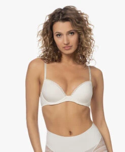 Calvin Klein Seductive Comfort Demi Lift Bh - Ivoor 23 Calvin Klein Seductive Comfort Demi Lift Bh - Ivoor -Mode Kleding 34023236 b03a 412e 91f9 de1b4d39712c 59