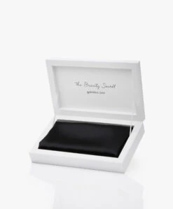 By Dariia Day Mulberry Zijden Kussensloop - Midnight Black 7 By Dariia Day Mulberry Zijden Kussensloop - Midnight Black -Mode Kleding 37b1419b 4a1c 4832 932f 10ca1bd695d4