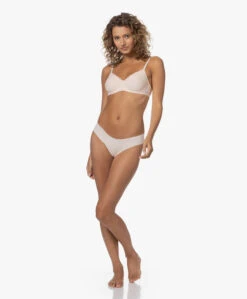 Hanro Invisible Cotton Brazilian Slip - Powder 21 Hanro Invisible Cotton Brazilian Slip - Powder -Mode Kleding 59801b73 f9d2 4b1f a01d 476e8c0ffade 467