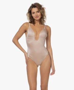 Spanx® Suit Your Fancy Plunge String Bodysuit Met Lage Rug - Champagne Beige -Mode Kleding 66284155 83a0 4bec 888e f1518c96a546 66