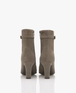 Panara Suède Leren Enkellaarzen - Taupe 18 Panara Suède Leren Enkellaarzen - Taupe -Mode Kleding 756a6bf6 109d 481a a73e 17d19d966b5a 331