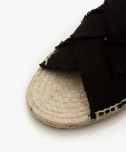 Castañer Pilita Gevlochten Jute Slippers - Zwart 11 Castañer Pilita Gevlochten Jute Slippers - Zwart -Mode Kleding 7f789cbd cf1e 4101 830c 7002d3fea1a0 28