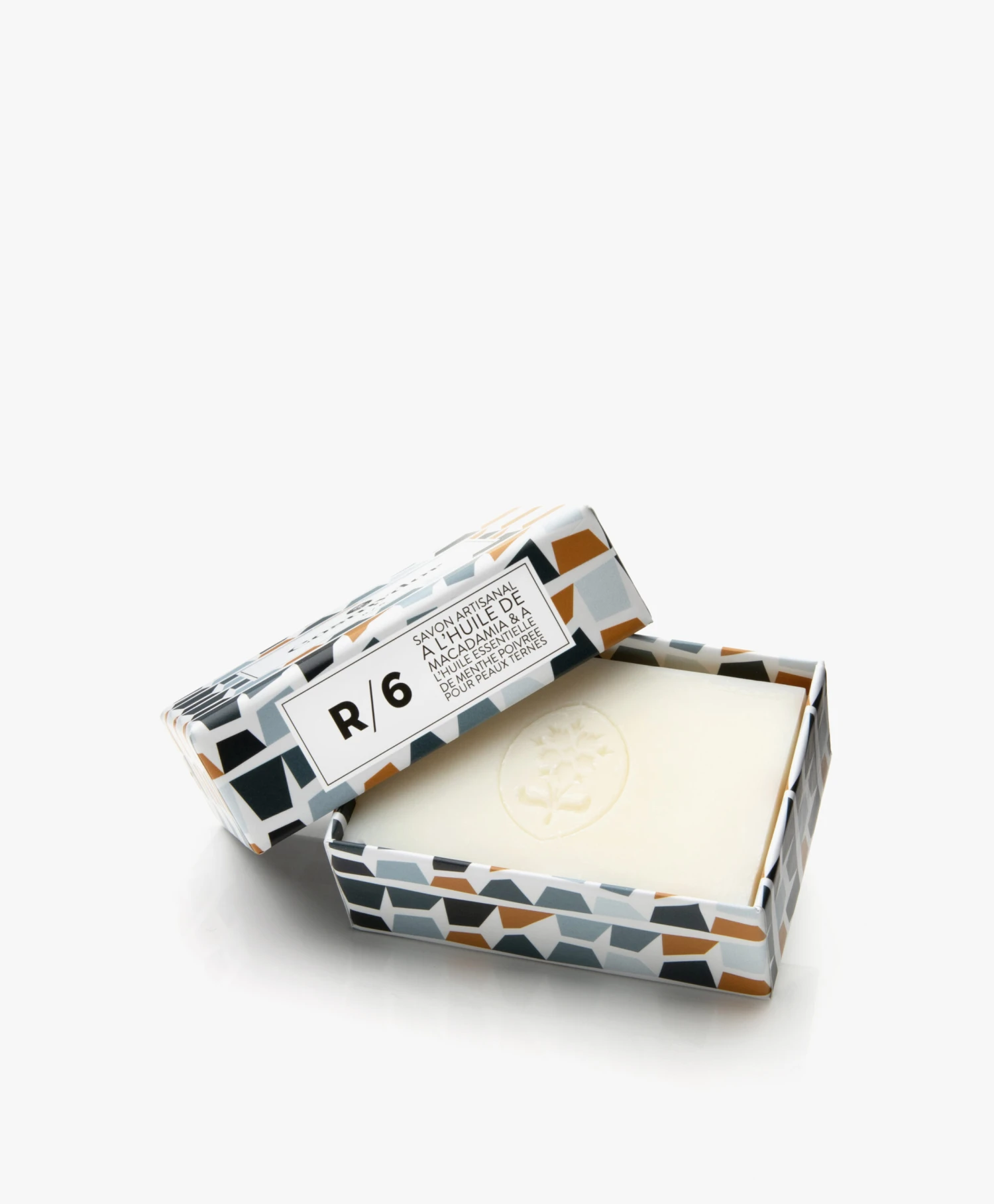 Cosmydor R/6 Essential Oil Zeep Voor Doffe Huid - Macadamia Olie & Pepermunt 1 Cosmydor R/6 Essential Oil Zeep Voor Doffe Huid - Macadamia Olie & Pepermunt