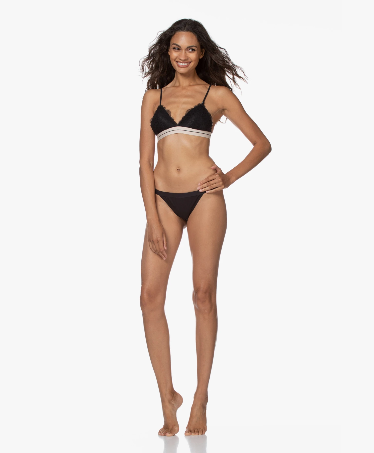 Love Stories Padded Darling Lace Bralette - Zwart 13 Love Stories Padded Darling Lace Bralette - Zwart - Afbeelding 13