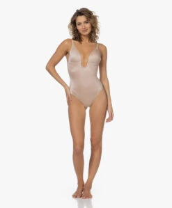 Spanx® Suit Your Fancy Plunge String Bodysuit Met Lage Rug - Champagne Beige -Mode Kleding 91d6ddd7 20d7 4585 add1 0290274fb8bd 77