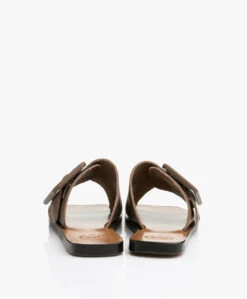 Atp Atelier Ceci Leren Slippers Met Gesp - Kaki Bruin 20 Atp Atelier Ceci Leren Slippers Met Gesp - Kaki Bruin -Mode Kleding ATP Atelier Ceci Vacchetta Khaki Brown 363