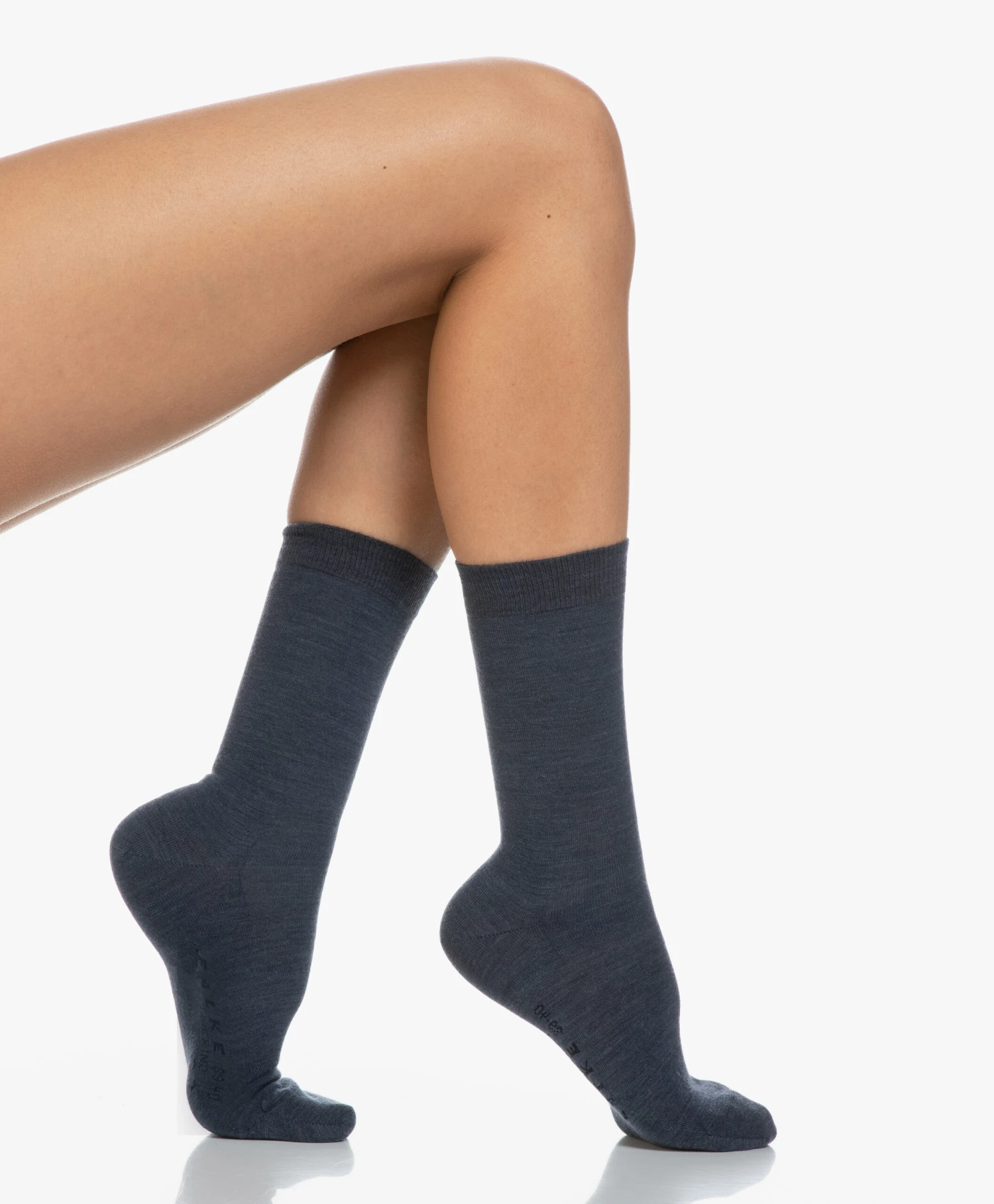 Falke Softmerino Sokken - Marine Mêlee 1 Falke Softmerino Sokken - Marine Mêlee