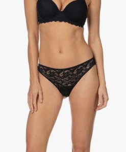 Hanro Moments Kanten String - Zwart -Mode Kleding a111d7cc 7c69 45f3 b6b0 d49907ec8083 82