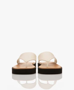 By Malene Birger Marisol Leren Slippers - Vanille Crème 20 By Malene Birger Marisol Leren Slippers - Vanille Crème -Mode Kleding a9b7e54f d6dd 4165 8b13 301ea39447d3 965