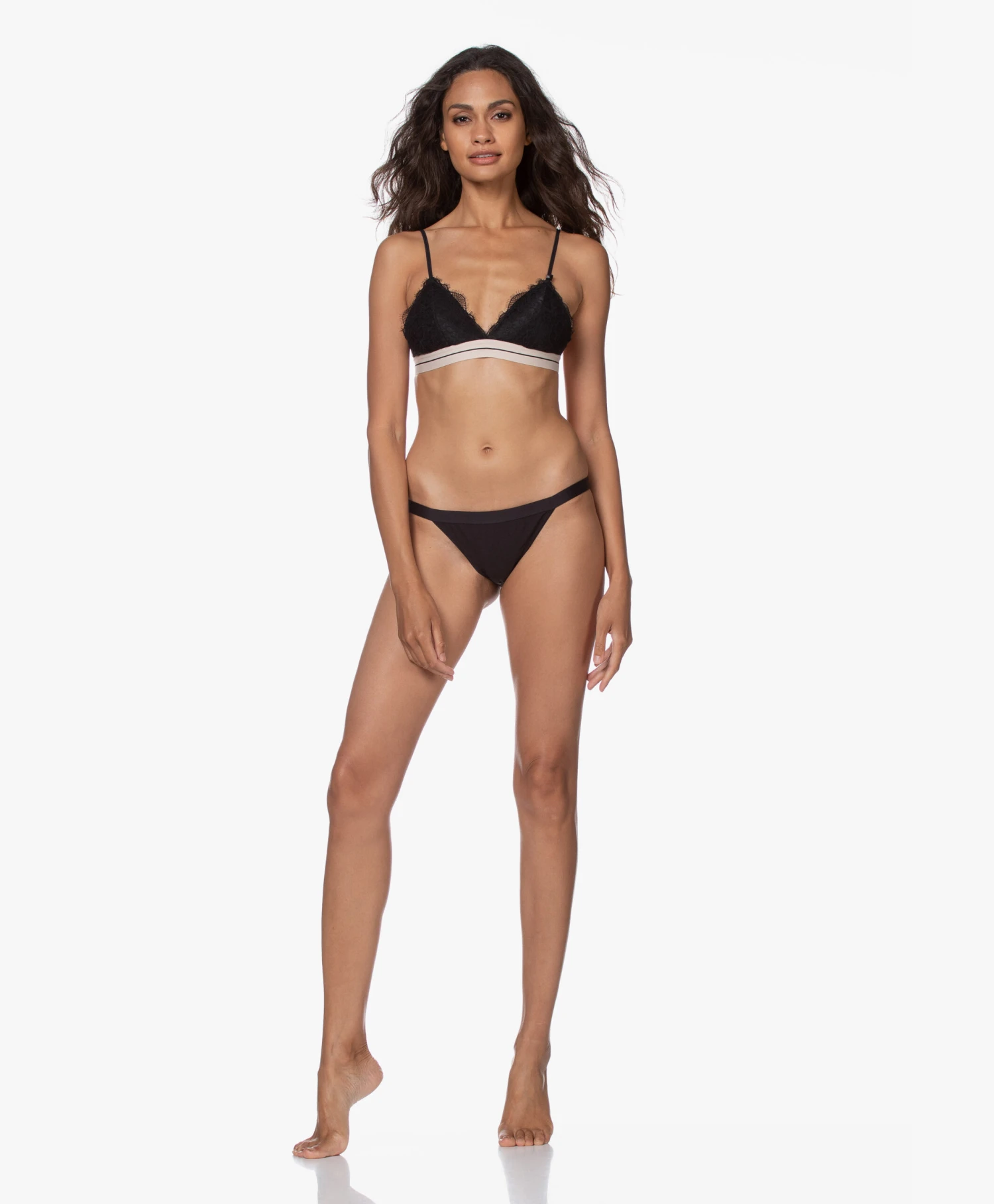 Love Stories Padded Darling Lace Bralette - Zwart 2 Love Stories Padded Darling Lace Bralette - Zwart - Afbeelding 2