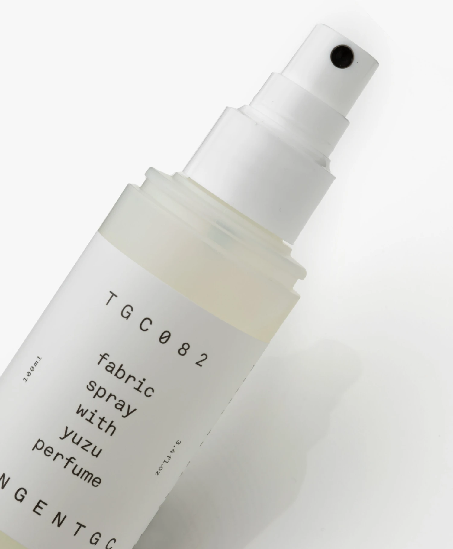 Tangent Gc Verfrissende Kledingspray - Yuzu 2 Tangent Gc Verfrissende Kledingspray - Yuzu - Afbeelding 2