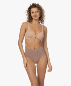 Spanx® Ecocare Naadloze Shaping String - Cafe Au Lait 20 Spanx® Ecocare Naadloze Shaping String - Cafe Au Lait -Mode Kleding ca7082db d8ea 4d80 a7a4 b86a3c5451ec 73