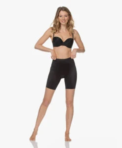 Spanx® Thinstincts 2.0 Mid-Thigh Short - Zwart 17 Spanx® Thinstincts 2.0 Mid-Thigh Short - Zwart -Mode Kleding e887b917 ca3a 468c 9653 707c3cf1b9fc 72
