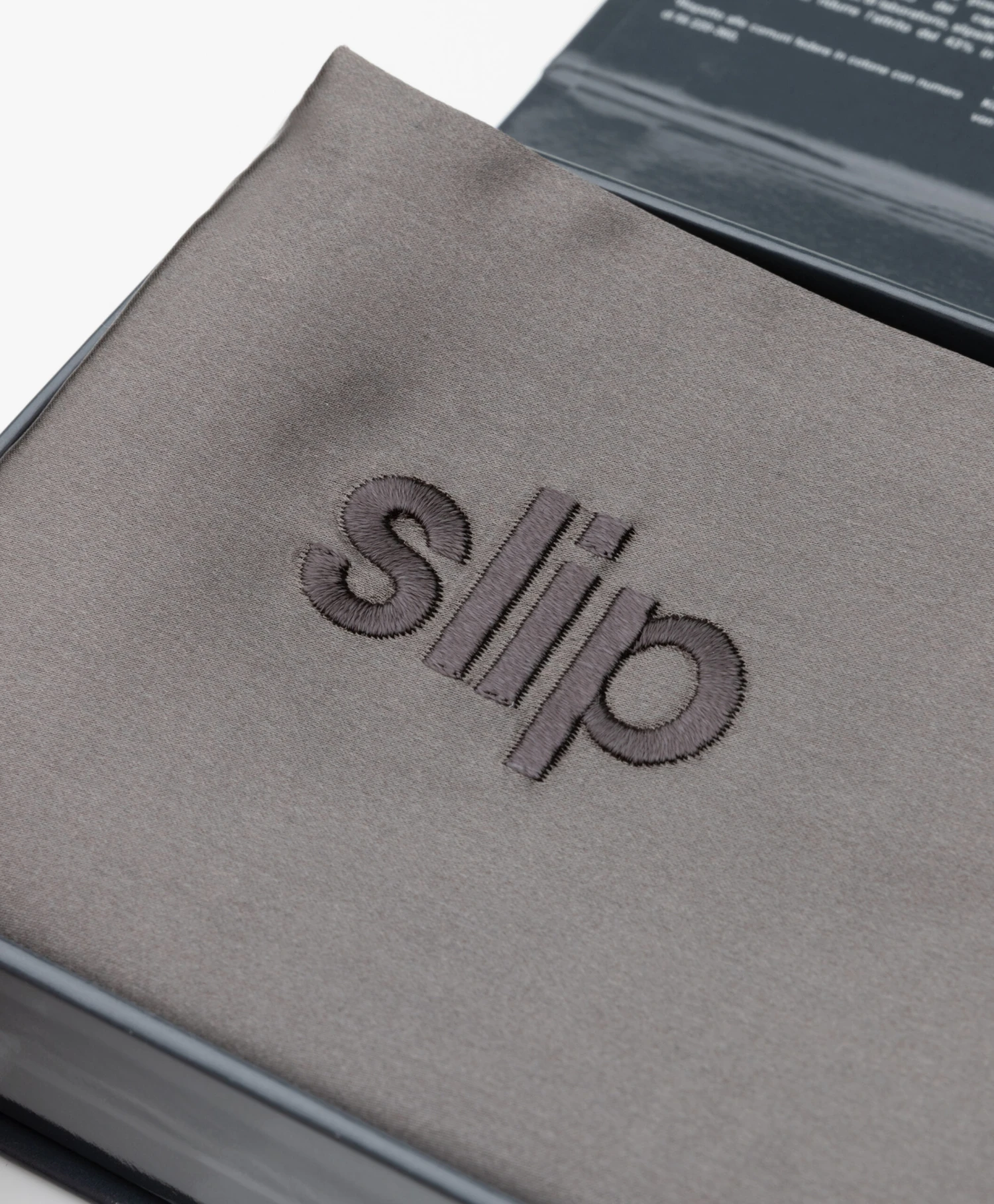 Slip™ Mulberry Zijden Kussensloop - Charcoal 4 Slip™ Mulberry Zijden Kussensloop - Charcoal - Afbeelding 4