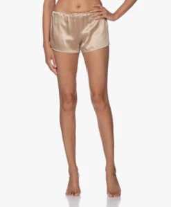By Dariia Day Mulberry Zijden Short - French Beige