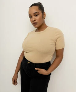 Viveh Esme Interlock Jersey T-Shirt - Warm Sand -Mode Kleding f1000cea ff9a 48d2 b3d0 389db5f00e5b 291