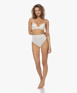 Spanx® Shaping Satin String - Linen 18 Spanx® Shaping Satin String - Linen -Mode Kleding f44d4b1d 8149 4912 af03 cb0e2437ecb0 46