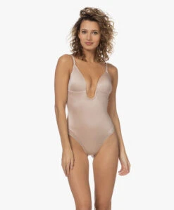 Spanx® Suit Your Fancy Plunge String Bodysuit Met Lage Rug - Champagne Beige -Mode Kleding f48b9239 14f8 4455 be6c c4ecd1e8df4f 65
