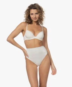 Spanx® Shaping Satin String - Linen 24 Spanx® Shaping Satin String - Linen -Mode Kleding f4b7639c 9aec 42ab 977d c0c91d234d1c 61