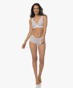 Hanro Moments Soft Cup Bh - Wit 20 Hanro Moments Soft Cup Bh - Wit -Mode Kleding fa006aa0 7fd8 4307 9c00 c77578b20b0c 18454