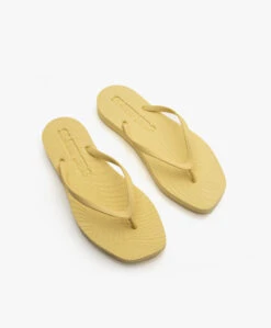 Sleepers Tapered Teenslippers Van Natuurlijk Rubber - Mellow Yellow 21 Sleepers Tapered Teenslippers Van Natuurlijk Rubber - Mellow Yellow -Mode Kleding fa01851e 5534 41bb 9bd8 8cb7963eee98 96