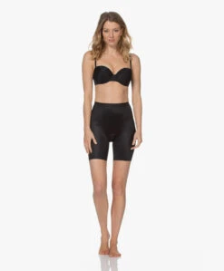 Spanx® Thinstincts 2.0 Mid-Thigh Short - Zwart 18 Spanx® Thinstincts 2.0 Mid-Thigh Short - Zwart -Mode Kleding fc729ece 1e3c 4110 874b 9e4bf176a9ff 78